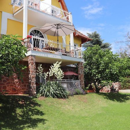 Gyoengyoem Apartman Balatonalmádi Екстериор снимка
