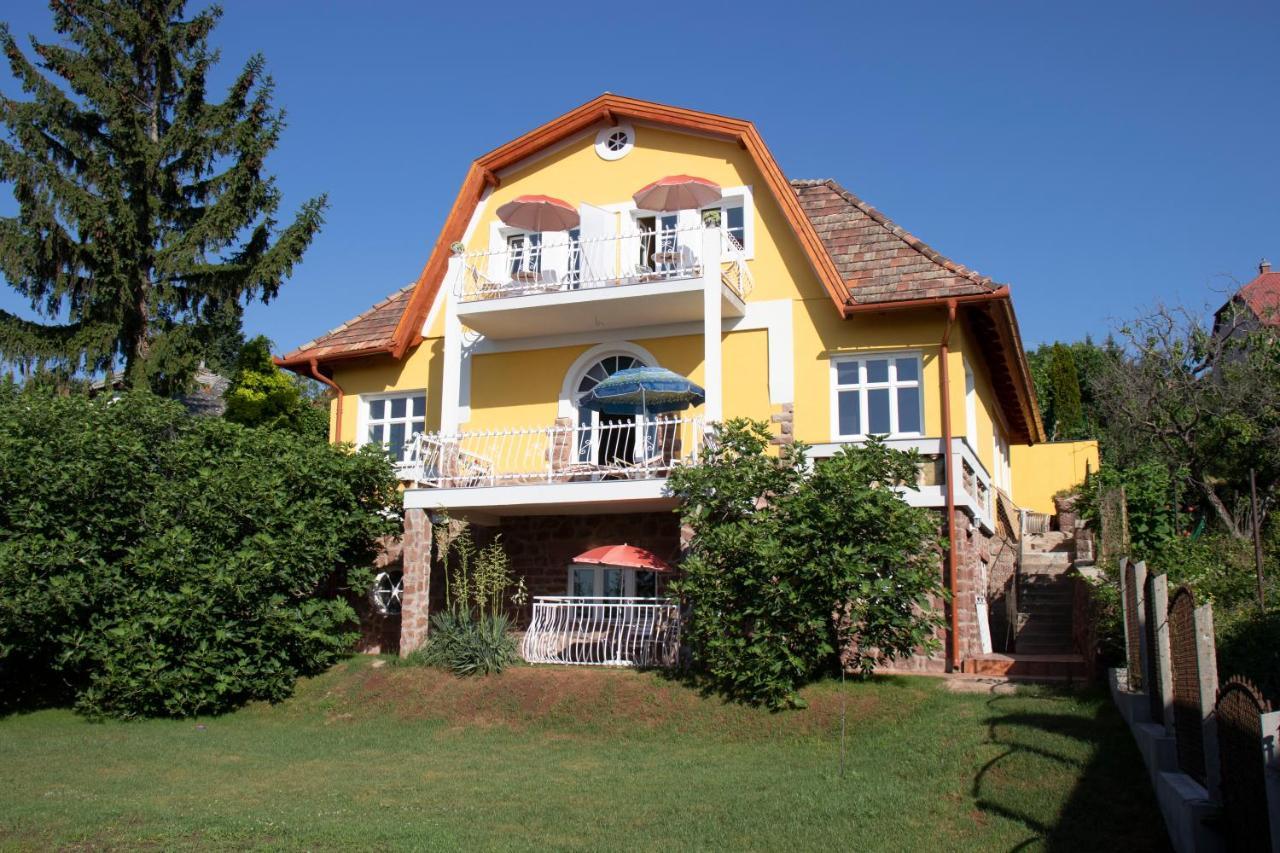 Gyoengyoem Apartman Balatonalmádi Екстериор снимка