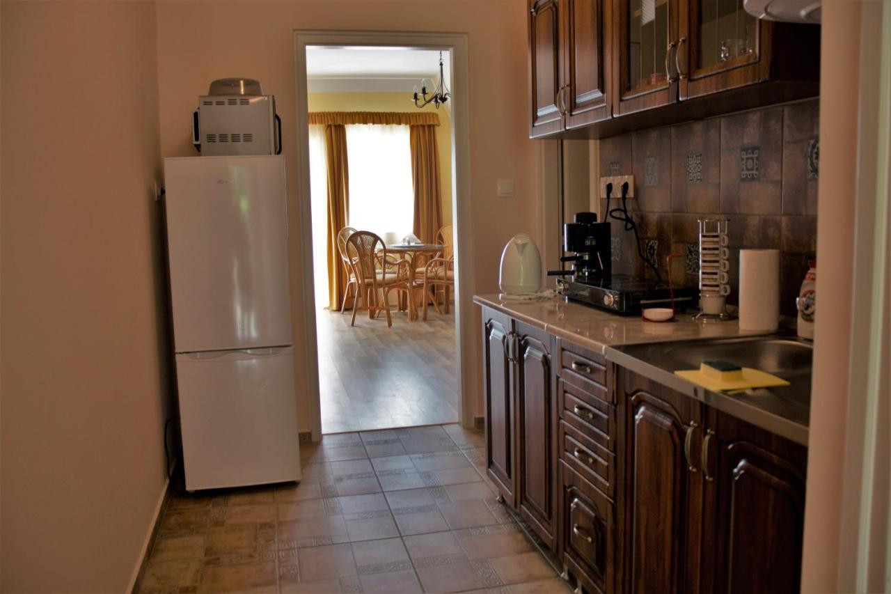 Gyoengyoem Apartman Balatonalmádi Екстериор снимка