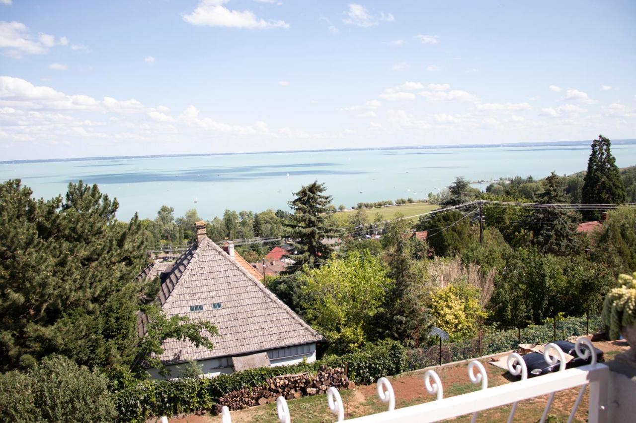 Gyoengyoem Apartman Balatonalmádi Екстериор снимка